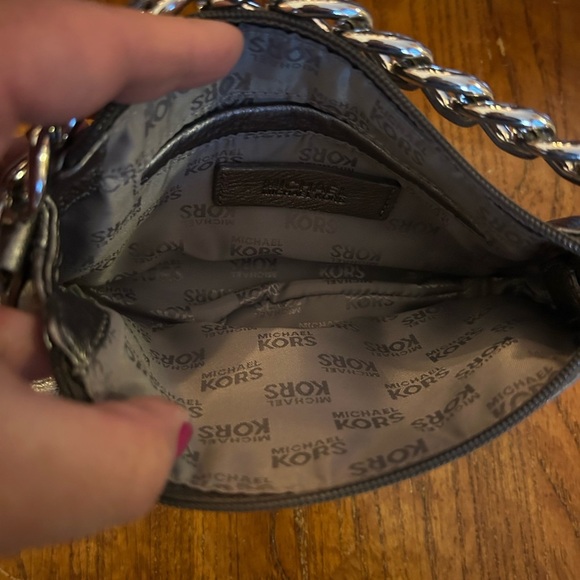 Michael Kors Silver Metallic Chained Wristlet EUC - Picture 9 of 12